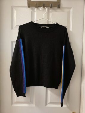 Sweater With Colorful Stripe Accents | SZ Medium